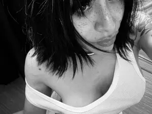 Nella  live sex cam