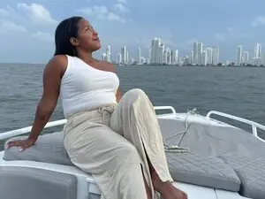 Emipeach92  live sex cam