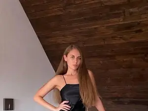 AliceWonderr  live sex cam