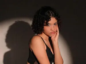 Chloe_Cortez  live sex cam