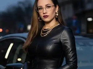 NicoleIris  live sex cam