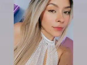 LucyMoanss  live sex cam