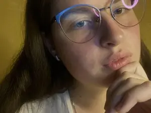 Shinie__  live sex cam