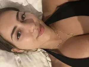 Sieenna  live sex cam