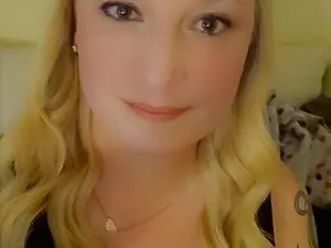 CallieXO43  live sex cam