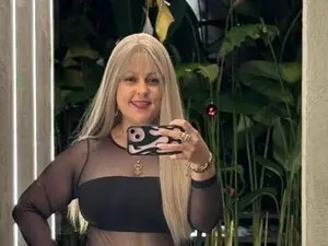 SammyGold7  live sex cam