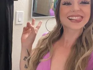 LilreD222  live sex cam