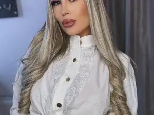 Roshen_Amira  live sex cam