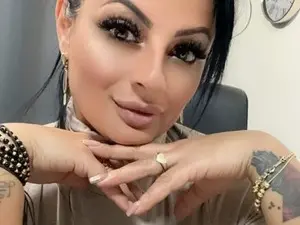 Selena_Vixen  live sex cam