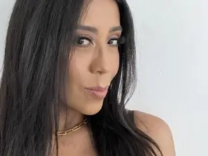 Isabella_77  live sex cam