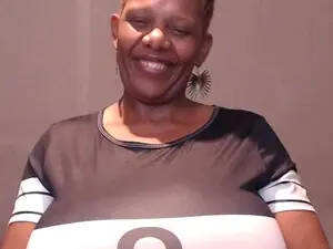 Bustykelly50H  live sex cam