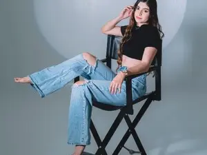 Gabby23  live sex cam