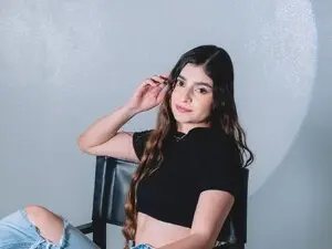 Gabby23  live sex cam
