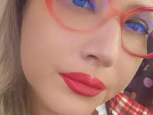 Hotmature40  live sex cam