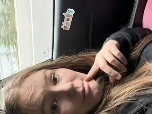Emyyx  live sex cam