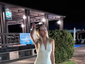YourBombshell_  live sex cam