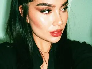 AlmaBlaze  live sex cam