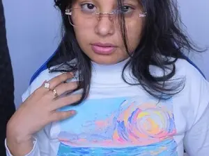 Littlejulieta  live sex cam
