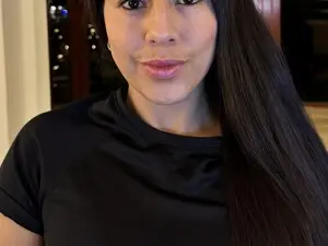 MinnieBear  live sex cam