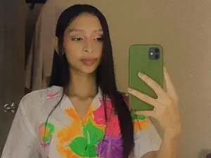 Esnay_petitee  live sex cam