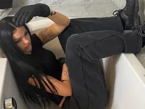 SnakeQueen  live sex cam