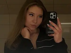 VivienVance18  live sex cam