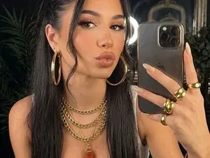 ANNYAx  live sex cam