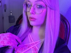 KamiliCharmm  live sex cam