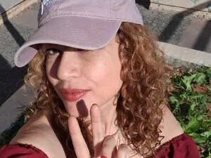 Vanessaonfire  live sex cam