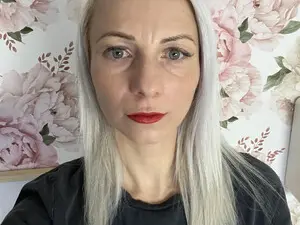 LilyEuphoria  live sex cam