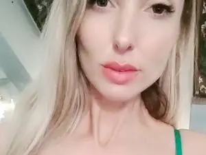 SexyEmila  live sex cam