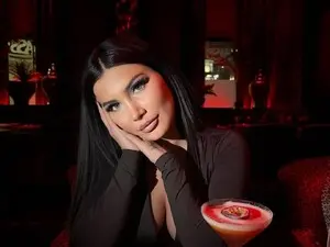 YuliaDesire  live sex cam