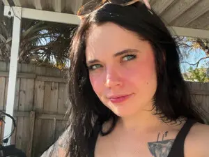 Ahungkittykat  live sex cam