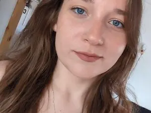 Hornyhippiexx  live sex cam