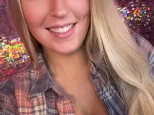 Lucyallen4201  live sex cam