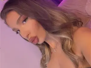 Quinn_Ivy  live sex cam