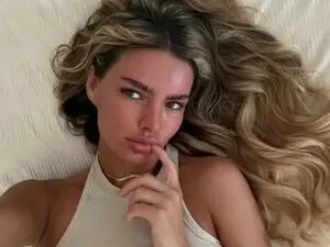 AnaisAnn  live sex cam