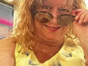 Curvygranny54  live sex cam