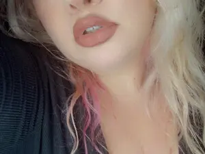 Siennaluxx  live sex cam