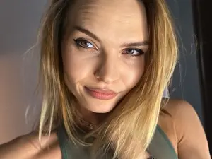 AllEyesOnM  live sex cam