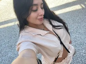 Carolina_219  live sex cam