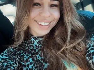 Yennefer07  live sex cam