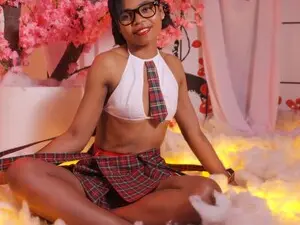 Gletty_noa  live sex cam