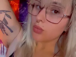 T_uwu_sday  live sex cam