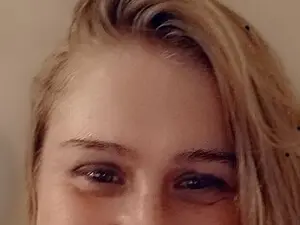 Brooke4u1  live sex cam