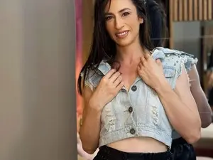 RubyRya  live sex cam