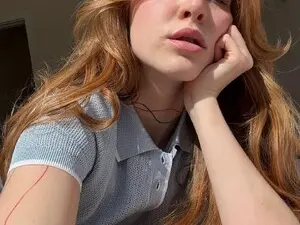 Foxiekiss  live sex cam