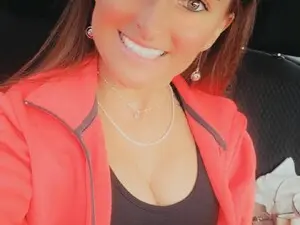 PopTartt  live sex cam