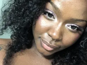 Spoiledeboni  live sex cam