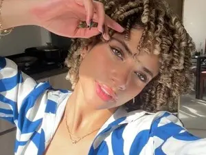 Naomidawson  live sex cam